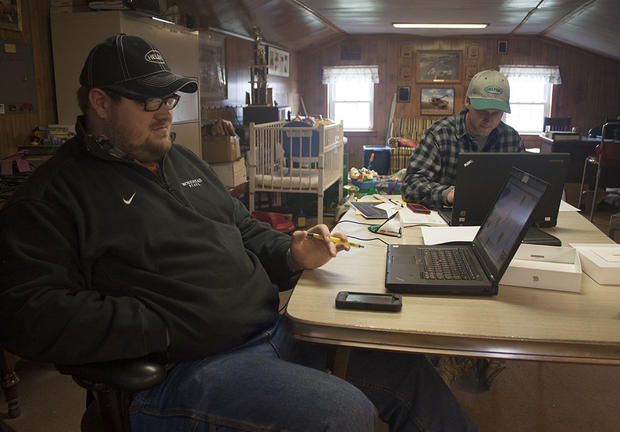 Representatives from Helena Chemical perform soil test analysis for the Jones farm. Image: Lyndsey Gilpin/TechRepublic