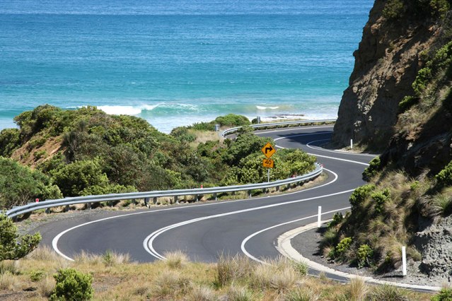 Australia: Great Ocean Road from The Twelve Apostles to Apollo Bay