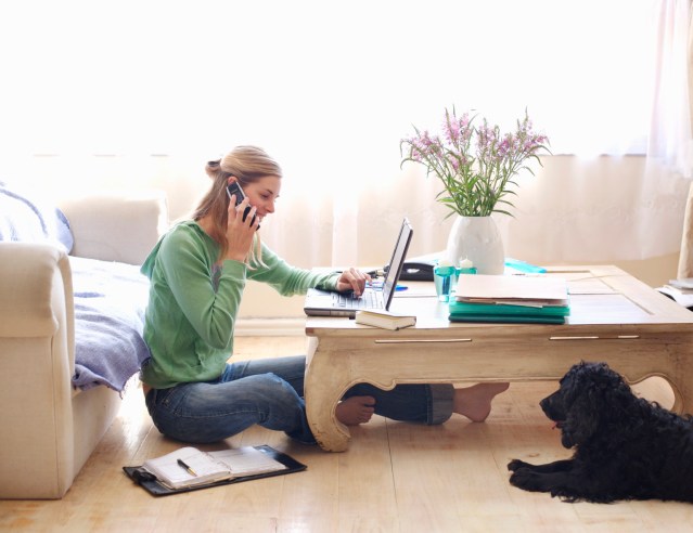 fli-woman-working-from-home